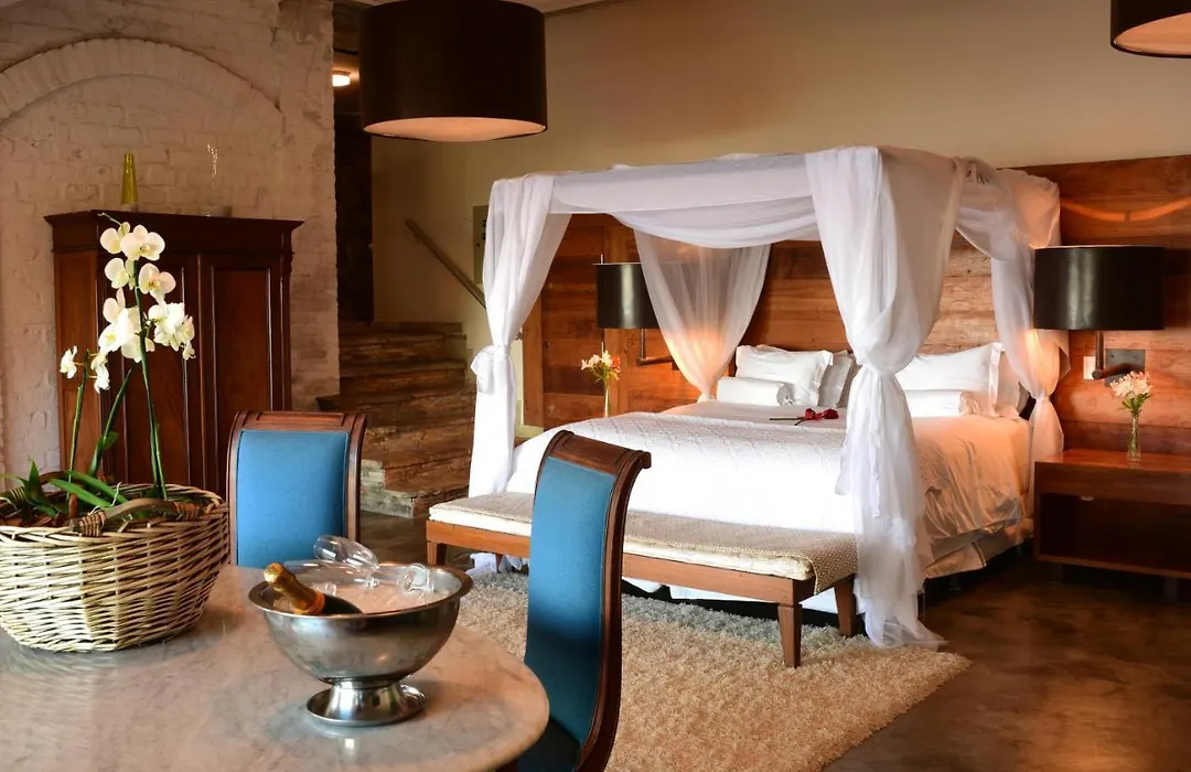 Le Chateaux Joa-1